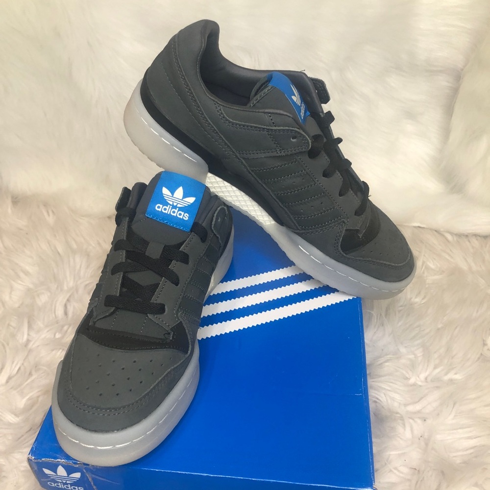 Adidas Originals Forum Low CL Mens 8 D. Grey  Nubuck sneakers New with Tags